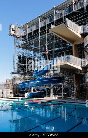 Monte Carlo, Monaco. 16th May 2026. Nyck De Vries of Mahindra Formula E Team jumps off the Monaco Circuit pool diving board at the end of after his win Day 1 of the Race Weekend at the Circuit de Monaco during the Formula E Monaco E-Prix weekend on May 16, 2026 in Monte Carlo, Monaco. Stock Photo