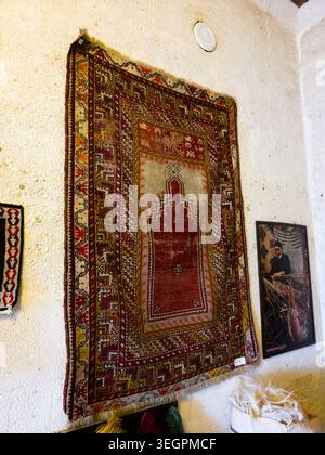 Traditional Turkish carpet loom with colorful wool in Avanos Cappadocia Stock Photo