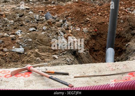 Close up of rusty corrugated steel rebar mesh for concrete reinforcement The Concept of Construction Stock Photo
