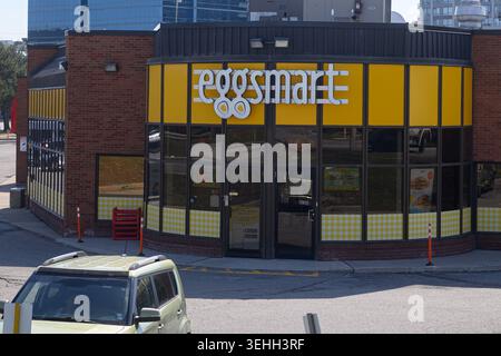 Toronto, ON, Canada - April 14, 2026: A daytime shot showcases the Eggsmart restaurant building, a company specializing in breakfast and lunch meals. Stock Photo