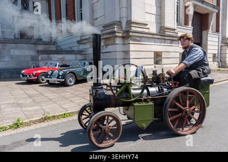 London, UK. 24th May 2026. Sam Sherwood with his Foster rope hauling miniature engine at the Power and Motion Festival at Kempton Steam Museum. Stock Photo
