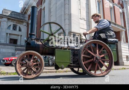 London, UK. 24th May 2026. Sam Sherwood with his Foster rope hauling miniature engine at the Power and Motion Festival at Kempton Steam Museum. Stock Photo