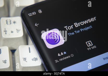 Dhaka, Bangladesh 07 Dec 2025:Tor Browser app from Google Playstore is displayed on a smartphone screen Stock Photo