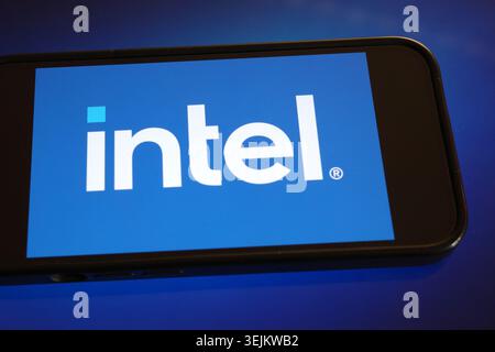 Intel logo displayed on a smartphone screen Stock Photo