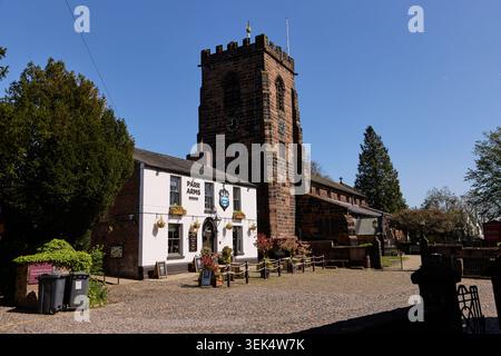 Grappenhall village in the Borough of Warrington in Cheshire. Pictured Parr Arms  on Church Lane Stock Photo