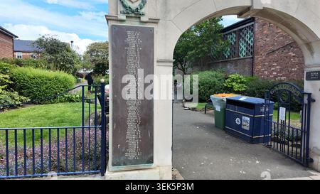 FILEY MEMORIAL GARDEN AND ARCH, 11 Murray St, Filey Stock Photo
