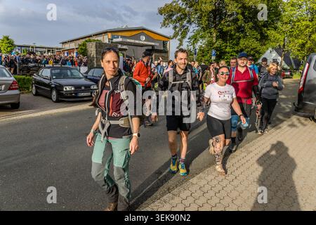 Shortly after seven o’clock in the morning, the 555 participants in the 14th Frankenwald Hiking Marathon set off from the Leisure and Tourism Centre in Steinbach am Wald. The coveted starting places are usually snapped up within seconds. Steinbach am Wald, Bavaria, Germany Stock Photo