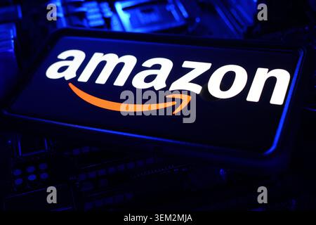 Amazon Leading American Multinational Technology And E-Commerce Giant Revolutionizing Retail Cloud Computing And Artificial Intelligence Stock Photo