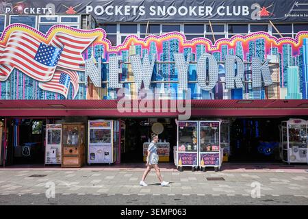 Pockets Snooker Club above the New York amusem and gambling arcade on the Esplanade at Southend-on-sea, England. Stock Photo