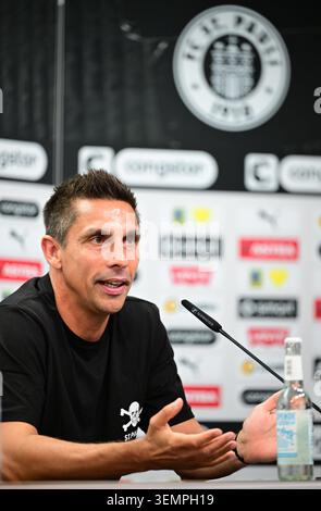 Trainer [coach] Marcel Rapp (St. Pauli) Hamburg, October 3, 2026 ...