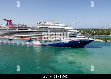 Miami Florida,PortMiami Port of Miami,terminal,Norwegian Cruise Line NCL Joy ship,Carnival Horizon,Carnival Cruise Line,cruise ship,Government Cut,pas Stock Photo