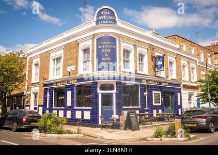 LONDON - APRIL 18, 2026: HAMMERSMITH – The Havelock Tavern traditional pub Stock Photo