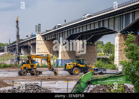Vorbereitende Arbeiten für den Ersatzneubau der Berliner Brücke, A59 in Duisburg, der 4-Spurige, 1,8 KM lange Brückenzug der Autobahn ist komplett mar Stock Photo