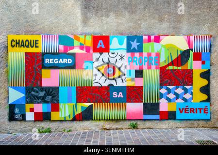 Abstract artwork mural by Lady M and Speedy Graphito on Le Mur, a permanent art wall location in central Tours, Indre-et-Loire (37), France. Stock Photo