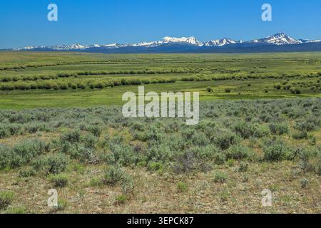 vast expanse of the big hole valley below the beaverhead mountains near wisdom, montana Stock Photo