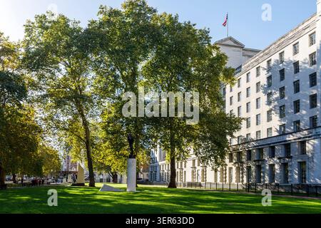 Whitehall Gardens in font of the Ministry of Defence, Westminster, London, England, UK Stock Photo