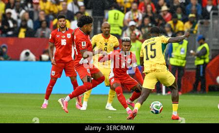 edgar-yoel-barcenas-11-of-panama-dribble-the-ball-during-the-2026-fifa