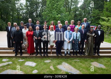 President Wolodymyr Zelensky with the government leaders, group photo, family photo. Donald TRUMP, Friedrich MERZ, Emmanuel MACRON, Keir STARMER, Ursula von der Leyen, among others. G7 Summit in Evians-Les-Bains on 16.06.2026. Working visit to France for t Stock Photo