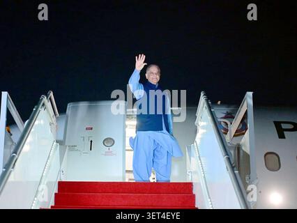 (260621) -- ISLAMABAD, June 21, 2026 (Xinhua) -- Pakistani Prime Minister Shehbaz Sharif waves as he boards a plane for Switzerland from Islamabad, Pakistan, June 21, 2026. Pakistani Prime Minister Shehbaz Sharif has left Islamabad for Switzerland to participate in technical-level talks as a follow-up to the recently signed U.S.-Iran Memorandum of Understanding (MoU), the Prime Minister's Office said early Sunday. (Prime Minister's Office of Pakistan/Handout via Xinhua) Stock Photo