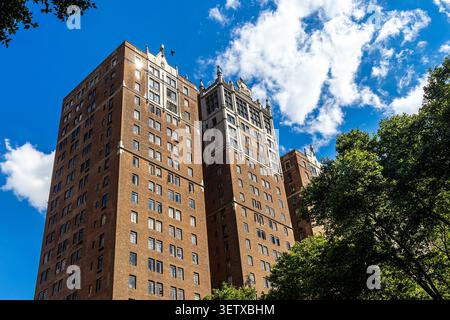 Tudor City, New York, named for its Tudor Revival architecture, one of the first residential skyscraper complexes in the world Stock Photo