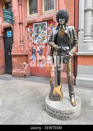 Statue of Thin Lizzy Irish rock musician Phil Lynott and his guitar, Harry Street, Dublin, Ireland Stock Photo