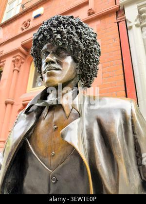 Closeup of statue of Thin Lizzy Irish rock musician Phil Lynott, Harry Street, Dublin, Ireland Stock Photo