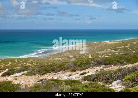 Australia, South Australia, Nullarbor, Great Australian Bight Scenic Lookout No 3, panoramic view of the Great Australian Bight coastline from the limestone plateau Stock Photo