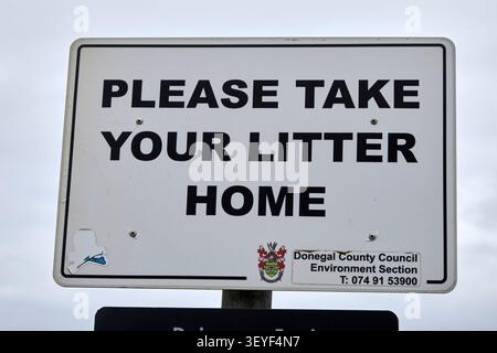donegal county council please take your litter home sign as there are no public bins at most tourist sites county donegal republic  of ireland Stock Photo
