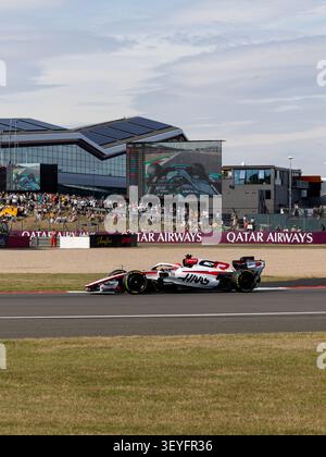 Vf 1 Roster #31 Esteban Ocon (FRA) TGR Haas F1 Team (USA) Haas VF-26/Ferrari during ...