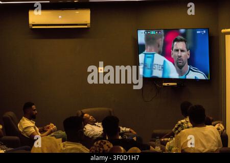 Football fans eagerly await the Egyptian-Argentine dream match. Khartoum, Sudan July 7: One of the public viewing areas at a restaurant that has been broadcasting tournament matches in the Sudanese capital, Khartoum-Omdurman, hosted today the Argentina vs. Egypt match in the Round of 16 of the 2026 FIFA World Cup. A large number of fans gathered to support both teams amid an enthusiastic atmosphere, reflecting the great interest in the tournament and the publics participation in group viewing events. photo by Abdul-Razzaq Saif al-Din / JNA Press. Omdurman Sudan Copyright: x xAbdulxRazzaqxSaifx Stock Photo