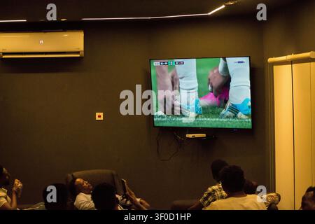 Football fans eagerly await the Egyptian-Argentine dream match. Khartoum, Sudan July 7: One of the public viewing areas at a restaurant that has been broadcasting tournament matches in the Sudanese capital, Khartoum-Omdurman, hosted today the Argentina vs. Egypt match in the Round of 16 of the 2026 FIFA World Cup. A large number of fans gathered to support both teams amid an enthusiastic atmosphere, reflecting the great interest in the tournament and the publics participation in group viewing events. photo by Abdul-Razzaq Saif al-Din / JNA Press. Omdurman Sudan Copyright: x xAbdulxRazzaqxSaifx Stock Photo