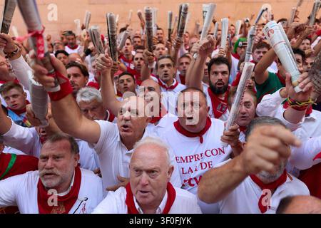 Runners Gather Before Second Running of the Bulls PAMPLONA, SPAIN July 8, 2026: Participants holding rolled newspapers gather before the second Encierro Running of the Bulls during the San Fermin festival in Pamplona, northern Spain. Before each bull run, runners assemble along the route and sing three traditional prayers before an image of Saint Fermin, the city s patron saint, asking for protection before the release of the bulls. Pamplona Spain Copyright: x xUnaixBeroizx/xJNAxPressx Stock Photo