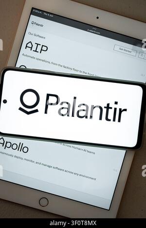 Mexico city, mexico, 06 04 2026, smartphone displaying palantir logo on tablet showing aip and apollo software Stock Photo