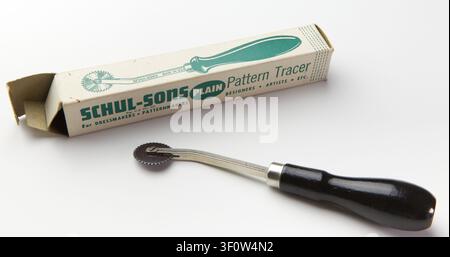 Schul-Sons Vintage Pattern Tracer or Tracing Wheel with Original Box; Close-up Isolated on White Background Stock Photo
