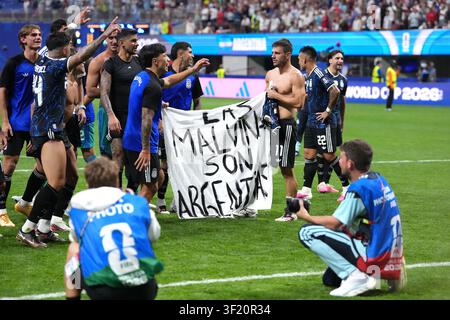 Argentina players hold up a banner with the words 'Las Malvinas son Argentinas' which translates to 'The Malvinas are Argentine' following victory in the FIFA World Cup 2026 semi-final match at the Atlanta Stadium. Picture date: Wednesday July 15, 2026. Stock Photo
