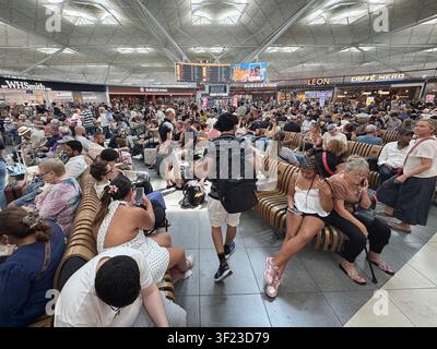 Stansted airport, Essex, UK. 7th July 2026. Stansted departure lounge crowded as the holiday getaway hots up. Hundreds of travellers cram the airport Stock Photo