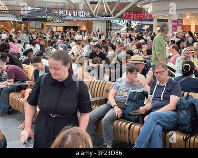 Stansted airport, Essex, UK. 7th July 2026. Stansted departure lounge crowded as the holiday getaway hots up. Hundreds of travellers cram the airport Stock Photo