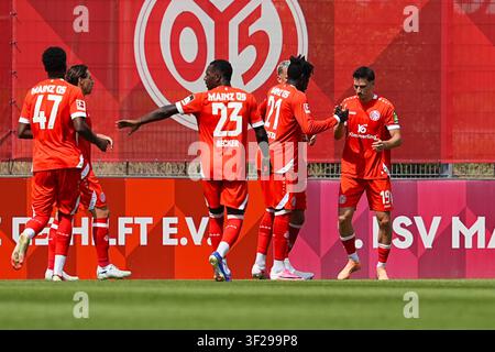17.07.2026, xydrx, Fußball, Testspiel, 1. FSV Mainz 05 - 1. FC Kaiserslautern, Saison 2026 2027, Stadion am Bruchweg: Torjubel nach dem Tor zum 1:0 für den 1.FSV Mainz 05 durch Torschütze Anthony Caci 1.FSV Mainz 05, 19 zusammen mit Danny da Costa 1.FSV Mainz 05, 21 und Phillip Tietz 1.FSV Mainz 05, 9 Danny da Costa 1.FSV Mainz 05, 21 DFB regulations prohibit any use of photographs as image sequences and or quasi-video. *** July 17, 2026, xydrx, Soccer, Friendly Match, 1 FSV Mainz 05 vs. 1 FC Kaiserslautern, 20262027 Season, Bruchweg Stadium: Celebrations after the 10 goal for 1 FSV Mainz 05 s Stock Photo