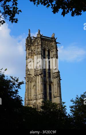 Tour Saint-Jacques Tower between the trees, Paris, France Stock Photo