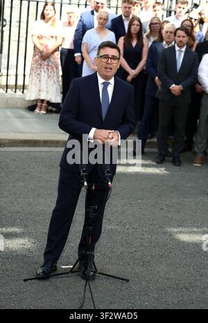 London, UK, 20 July 2026, Andy Burnham, new British Prime Minister and leader of the Labour Party,  arrives at 10 Downing Street. He is seen speaking to the press and his supporters outside the Prime Minister's residence.   Fred Duval / Alamy Live News Stock Photo
