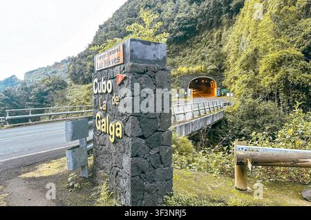 Cubo de La Galga entrance sign beside the LP-1 highway in Parque Natural Las Nieves, La Palma, Canary Islands, Spain. Stock Photo