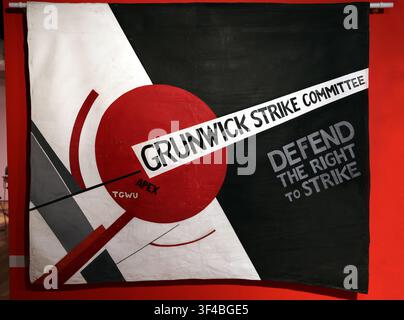 Grunwick Strike Committee Defend the Right to Strike banner, 1976, recalling the landmark trade union dispute led by Jayaben Desai. Stock Photo