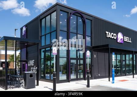 Taco Bell logo signage. (USA Stock Photo - Alamy