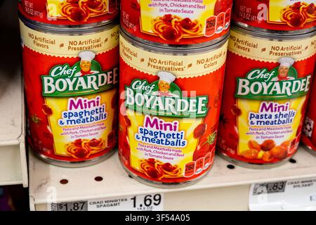 Chef Boyardee Mini Spaghetti With Meatballs Canned Pasta In Tomato Sauce Stock Photo