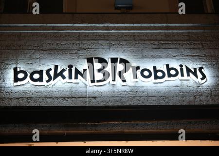 Baskin robbins logo hi-res stock photography and images - Alamy