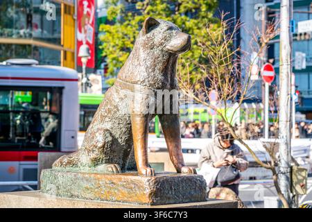 Hachiko Memorial Statue in Shibuya in Tokyo, Japan Stock Photo - Alamy