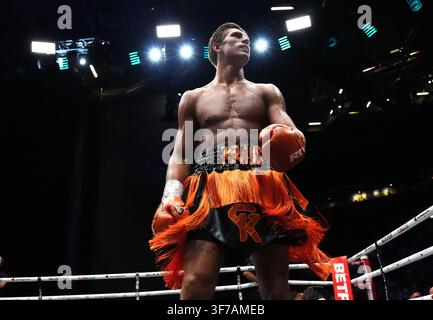 Gradus Kraus celebrates victory against Sean Hemphill during the light ...