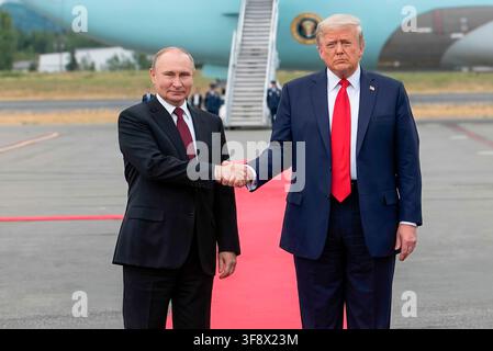 President Putin and President Trump shaking hands, meet for talks on Ukraine at Alaska USA August 15th 2025 The 2025 Russia–United States Summit (also known as the Alaska 2025 or the Trump–Putin Summit in Alaska) was a summit meeting between United States president Donald Trump and Russian president Vladimir Putin. It was held on August 15, 2025, at Joint Base Elmendorf–Richardson in Anchorage, Alaska Stock Photo