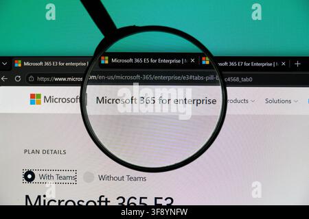 CARROLLTON, TX, USA - AUGUST 01, 2026: A magnifying glass highlights the Microsoft 365 for Enterprise webpage on a computer screen. Microsoft 365 is a Stock Photo