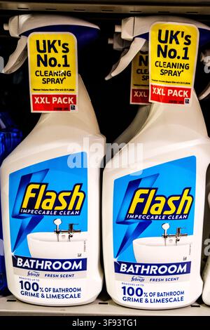London UK, August 14 2026, Close-Up Product Shot Of Flash Bathroom Cleaning Spray On A Waitrose Supermarket Shelf Stock Photo